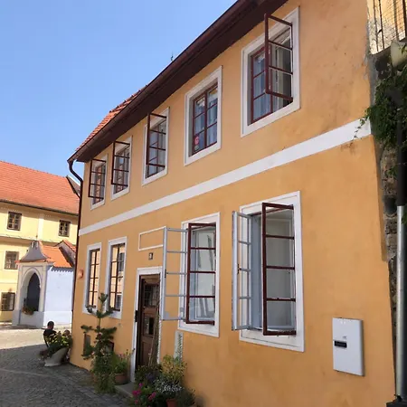 Guest house Privat U Parku 3*